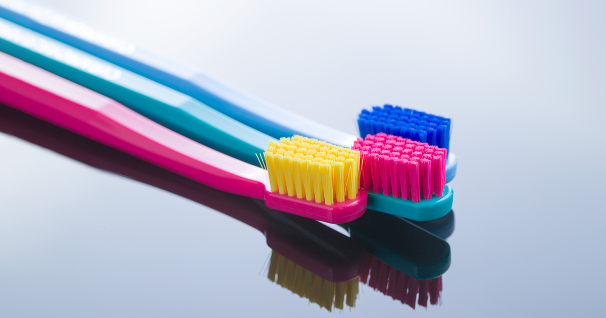 BLOG-04_Come-pulire-correttamente-i-denti-con-l'apparecchio-fisso-spazio-dental-palermo BLOG-04_Come-pulire-correttamente-i-denti-con-l'apparecchio-fisso-spazio-dental-palermo